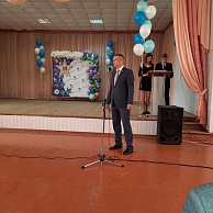 Александр Спицын поздравил с праздником выпускников школы №29